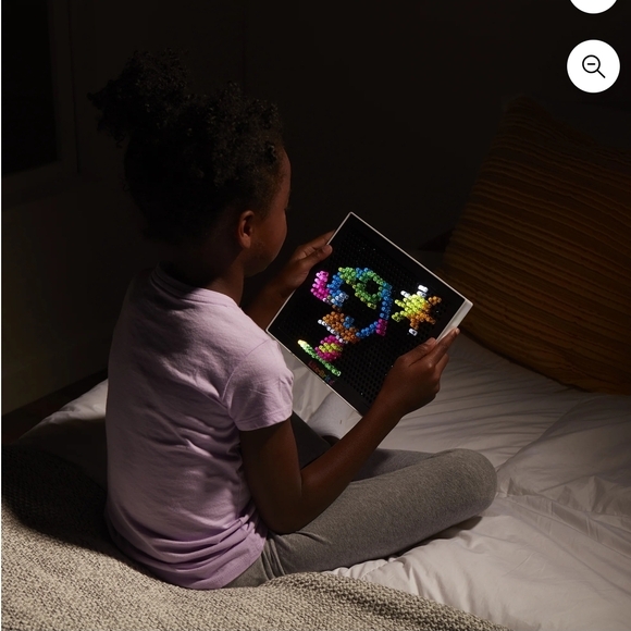 Lite-Brite Classic, Bold & Bright Edition, STEM and Unisex for Children Ages 4+ - Picture 10 of 10